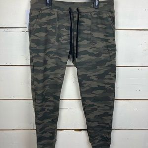 Zyia Green camo unwind jogger XXXL